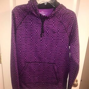 Woman’s M Nike Therma-Fit Hoodie